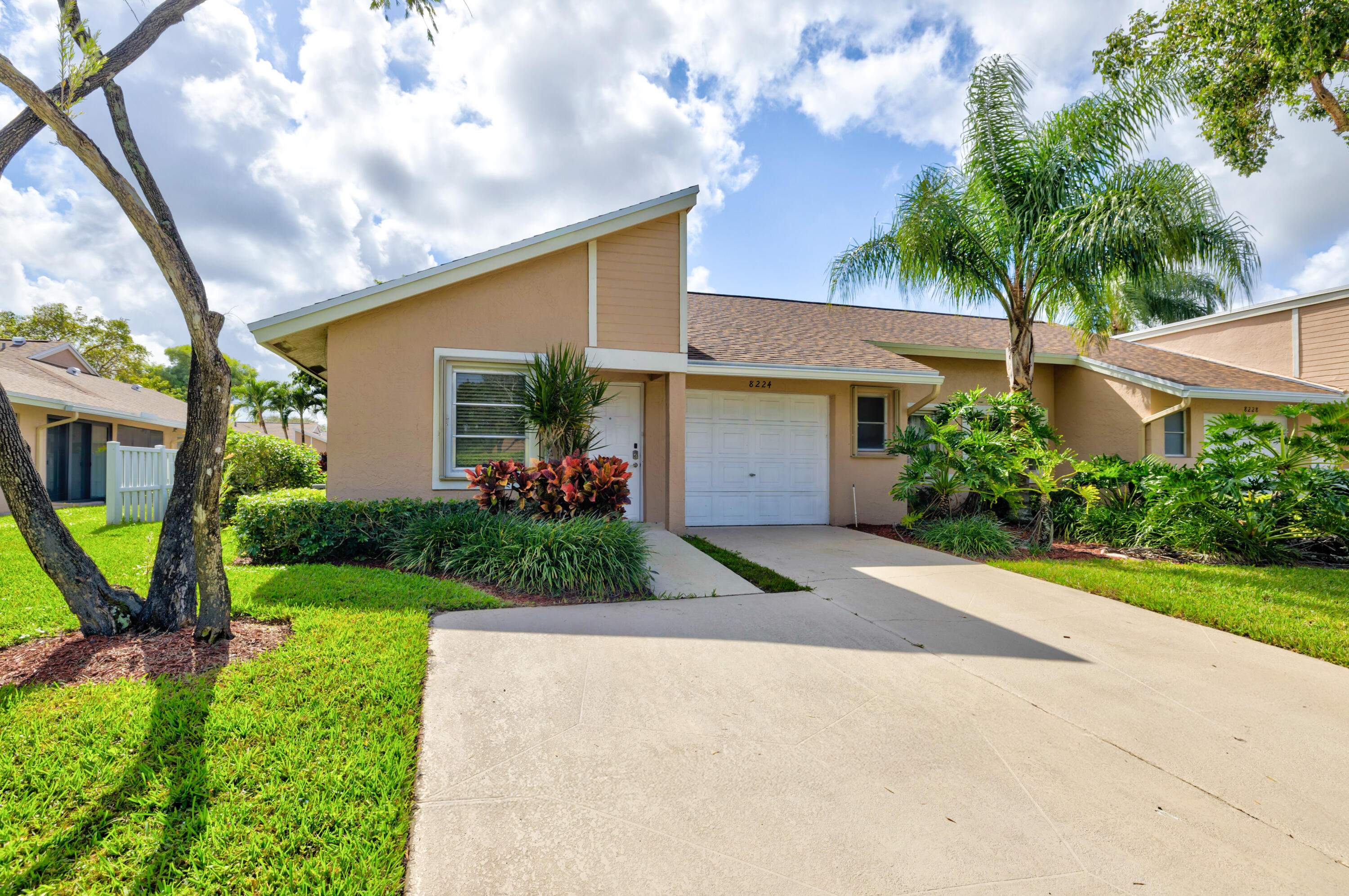8224 Sweetbriar Way Boca Raton, FL 33496 - Photo 2 of 39 3W7A3588_89_90_91_92 copy