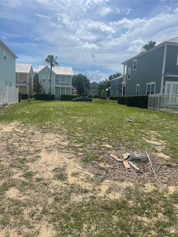 1550 Fairview Circle Reunion, FL 34747 - Photo 3 of 5 a view of a house with a big yard