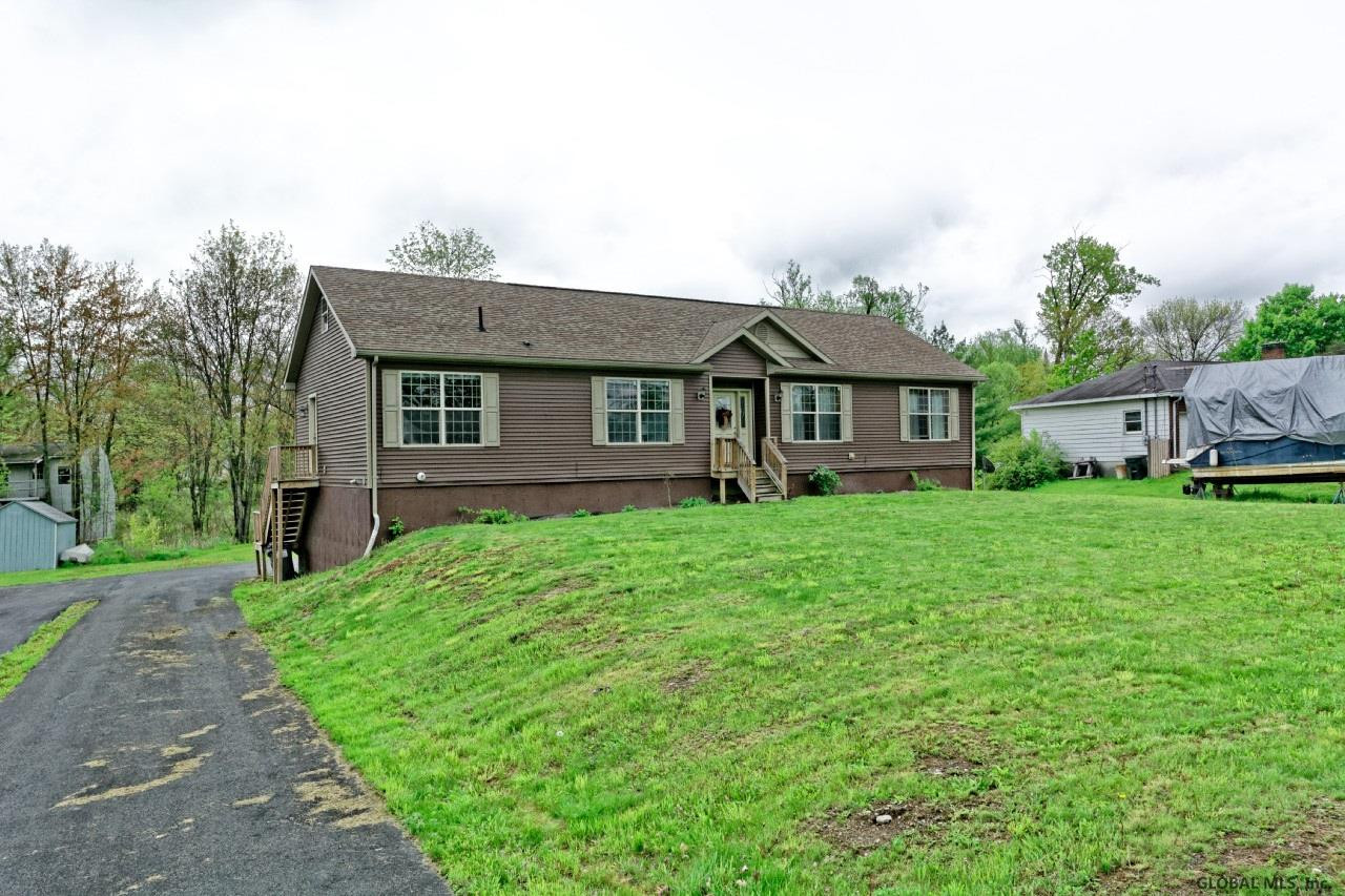 44 A Colonial Road Stillwater, NY 12170 - Photo 5 of 29 Photo 6