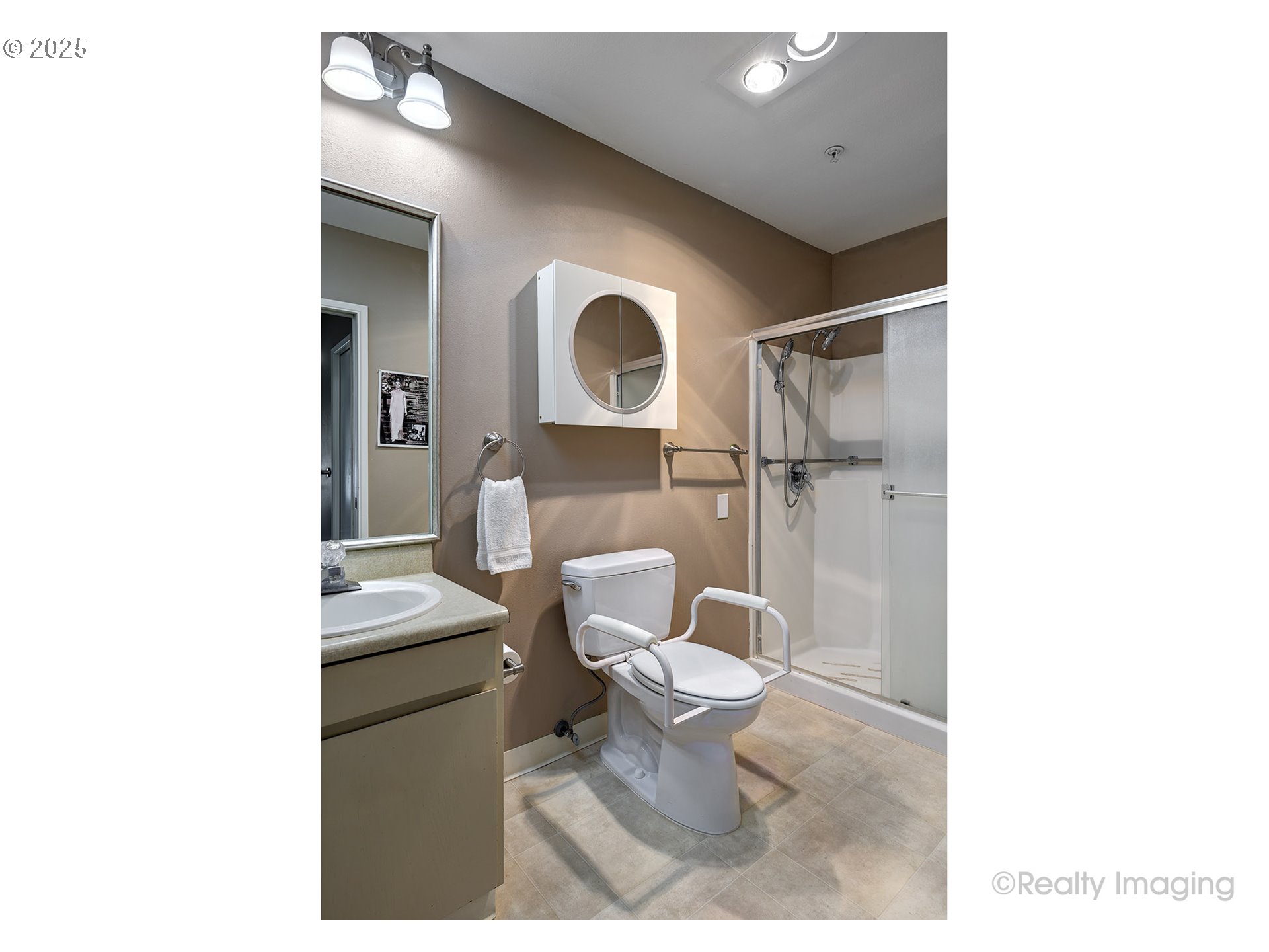 13775 Southwest Scholls Ferry Road, Unit 205 Beaverton, OR 97008 - Photo 13 of 33 Bathroom