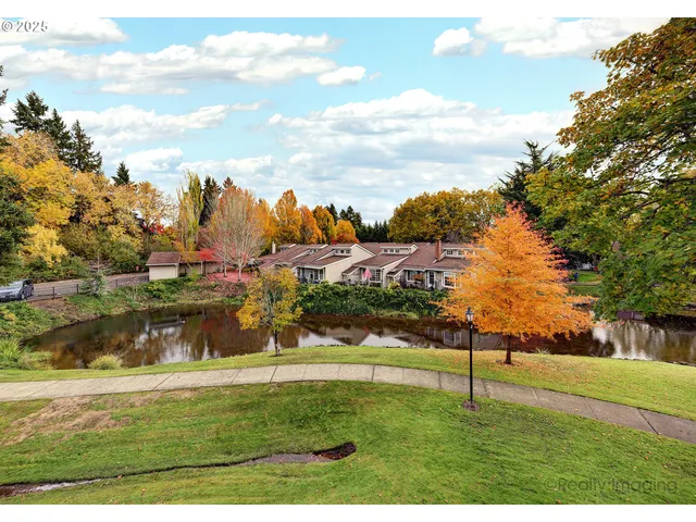 $219,000 | 13775 Southwest Scholls Ferry Road, Unit 205, Beaverton, OR 97008