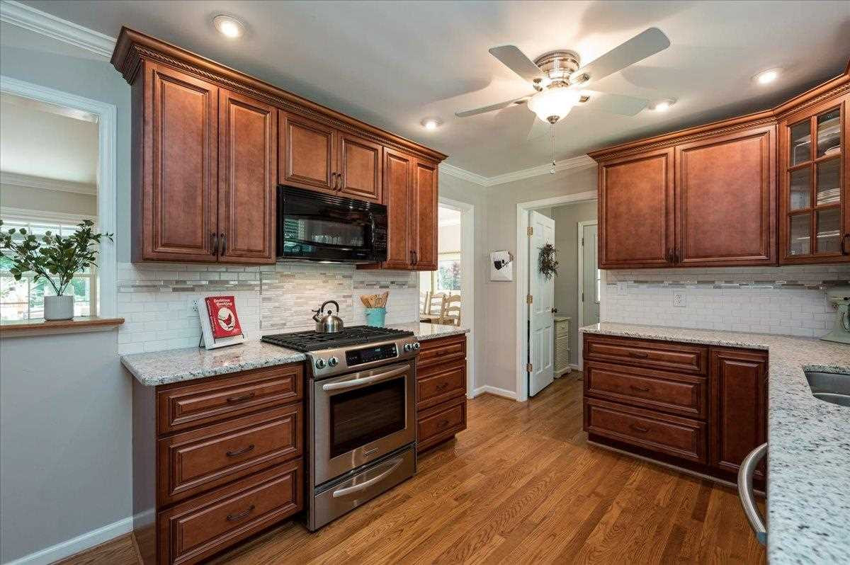 6612 Clinton Place Raleigh, NC 27607 - Photo 12 of 29 Photo 12