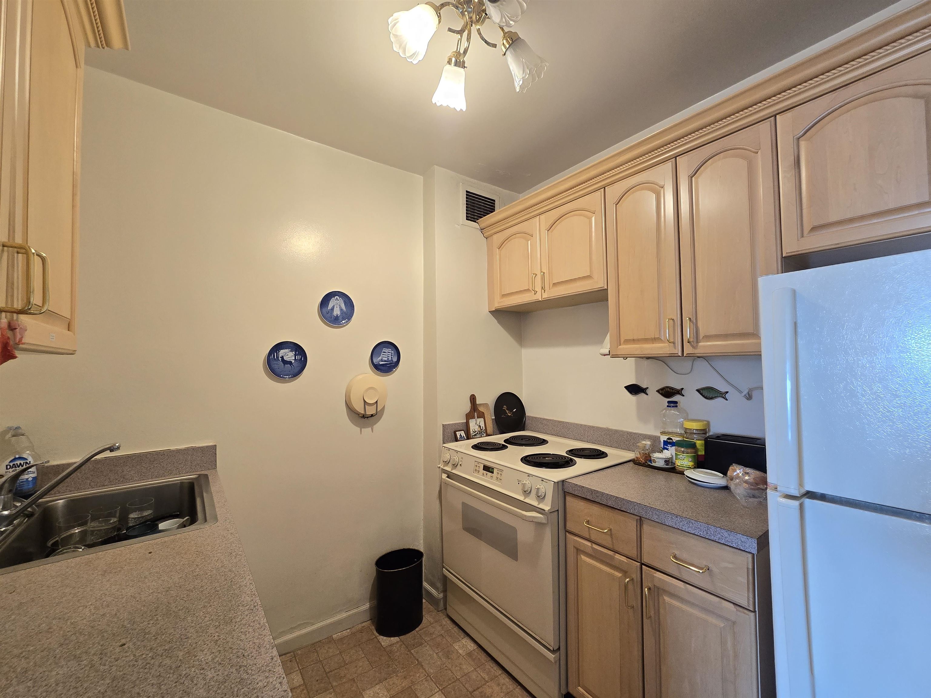 380 Mountain Road, Unit 805 Union City, NJ 07087 - Photo 13 of 31