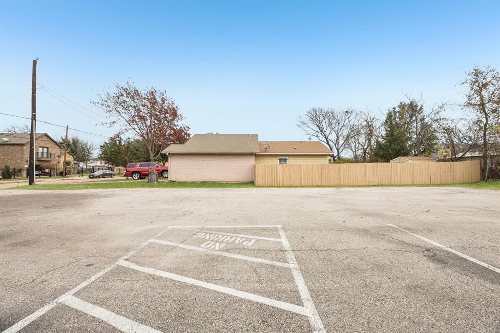 1734 Nomas Street Dallas, TX 75212 - Photo 2 of 6