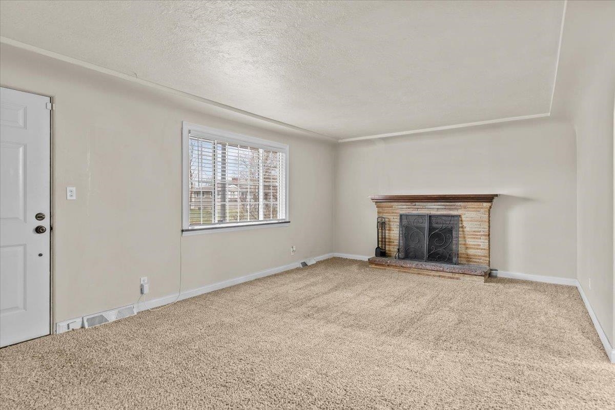 5028 North Ash Street Spokane, WA 99205 - Photo 4 of 36