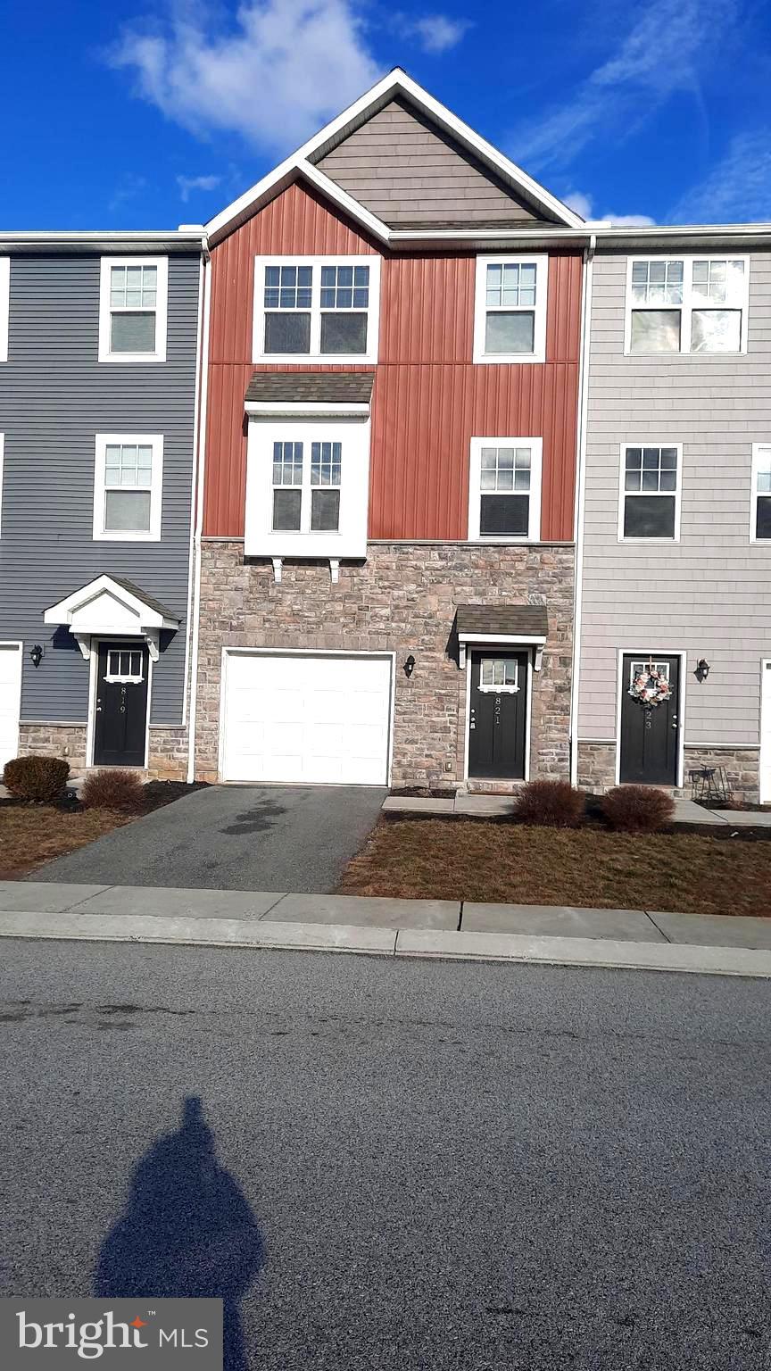 821 Schooner Lane Mechanicsburg, PA 17050 - Photo 1 of 15