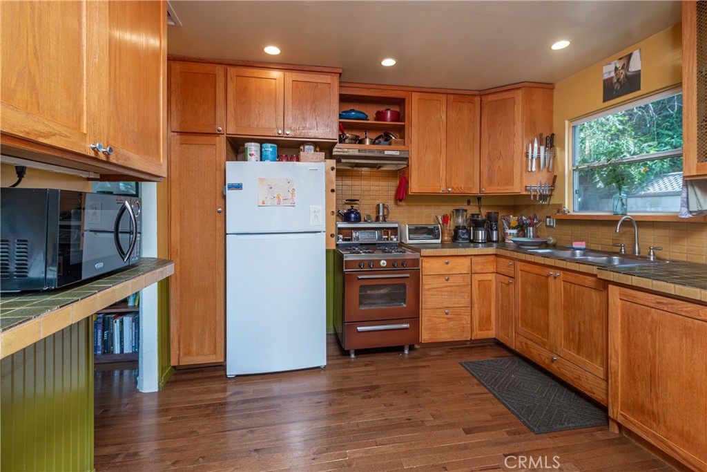 723 Isabel Street Los Angeles, CA 90065 - Photo 19 of 39