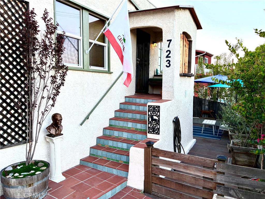 723 Isabel Street Los Angeles, CA 90065 - Photo 4 of 39