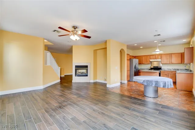 $2,795 | 10739 Manchester Park Drive, Las Vegas, NV 89141