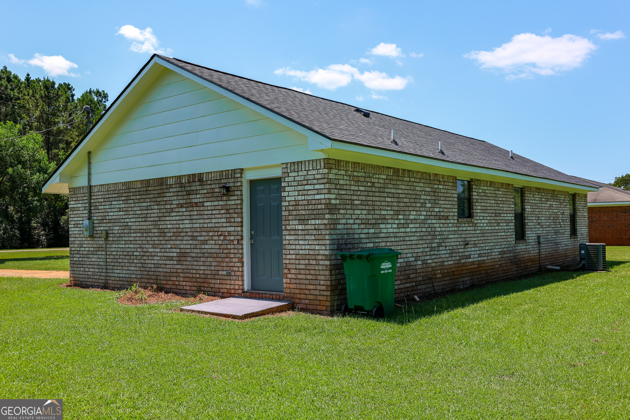 540 Veneys Mill Pond Road Parrott, GA 39877 - Photo 2 of 21 a front view of a house with a garden