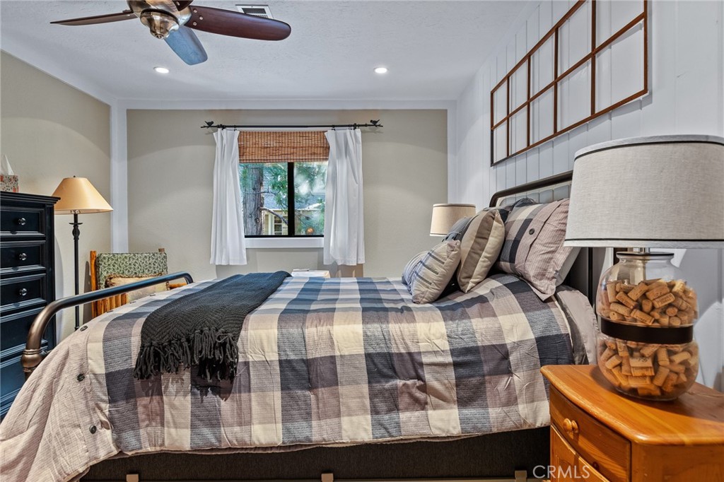 137 John Muir Road Lake Arrowhead, CA 92352 - Photo 21 of 39