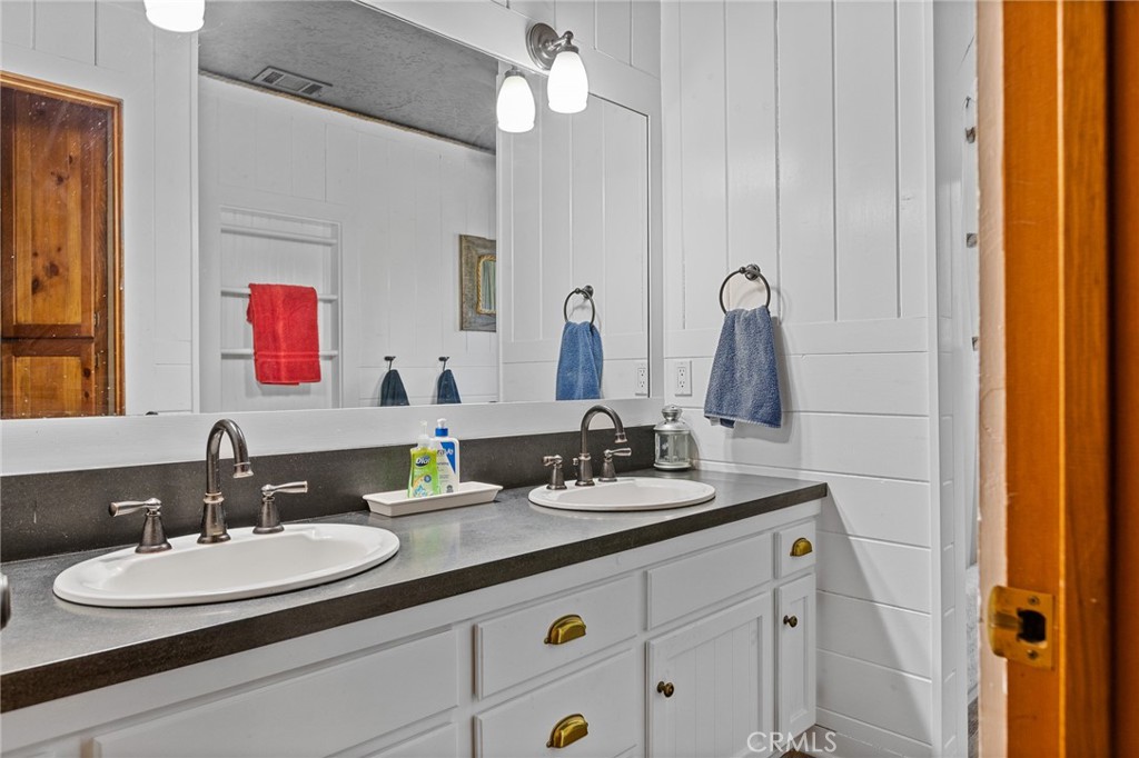 137 John Muir Road Lake Arrowhead, CA 92352 - Photo 26 of 39