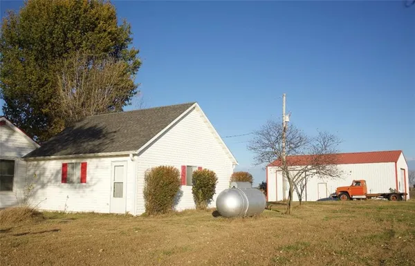 $275,000 | 1240 Northwest Nw Highway, Lowry City, MO 64763
