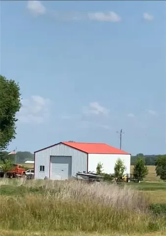 $350,000 | 1240 Northwest Nw Highway, Lowry City, MO 64763