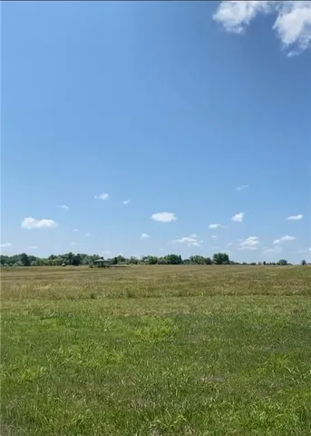 $350,000 | 1240 Northwest Nw Highway, Lowry City, MO 64763