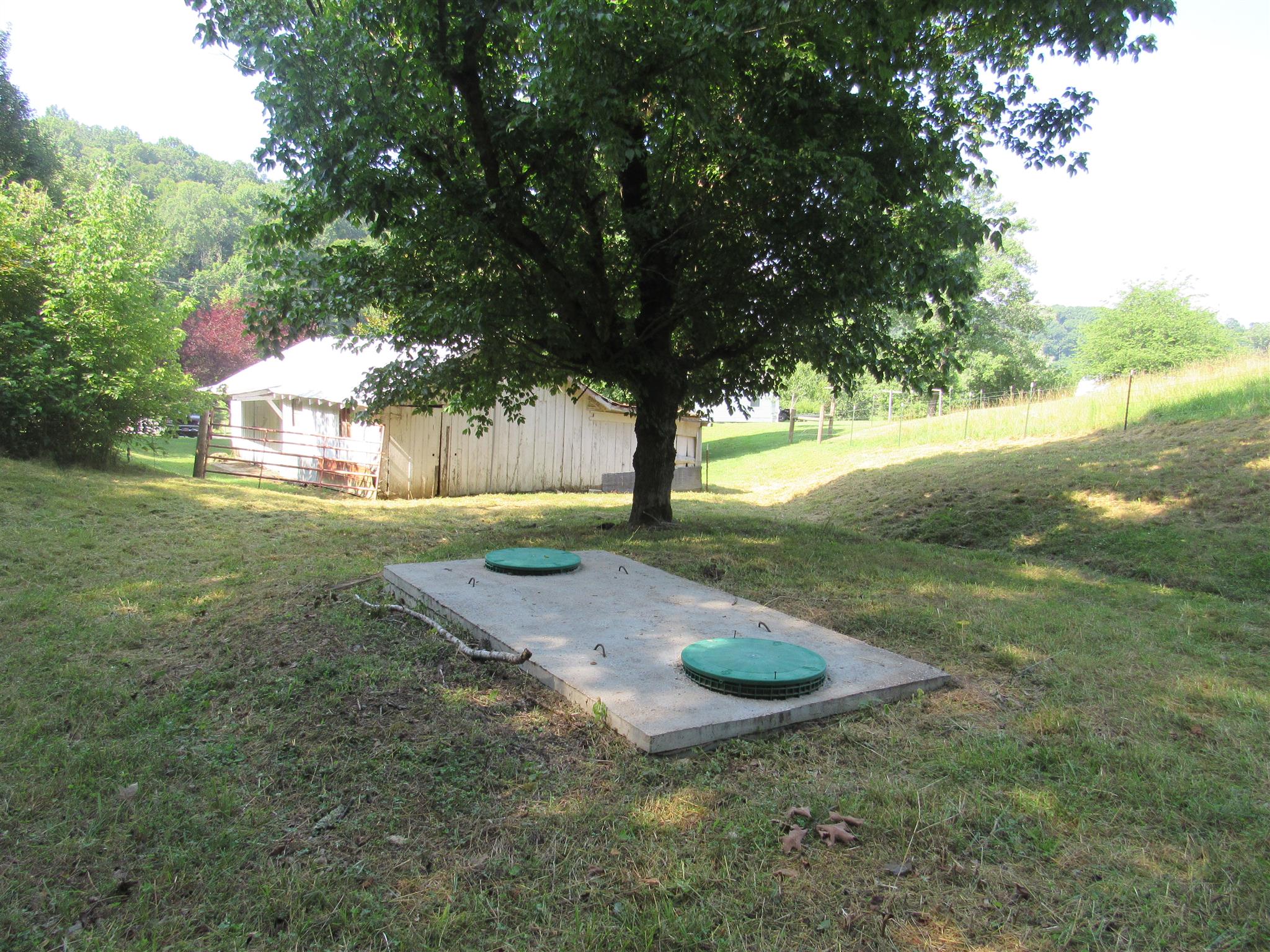 4580 Shannon Creek Road Goodspring, TN 38460 - Photo 25 of 25 a view of outdoor space with deck and yard