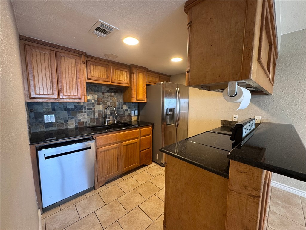 14801 Compass Street, Unit A15 Corpus Christi, TX 78418 - Photo 3 of 27
