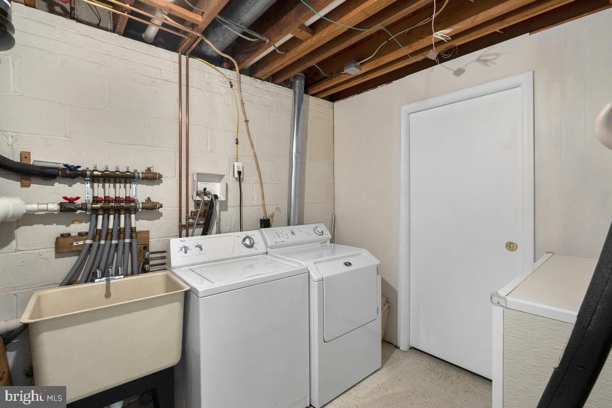 7506 Hamlet Street Springfield, VA 22151 - Photo 33 of 40 Laundry Room