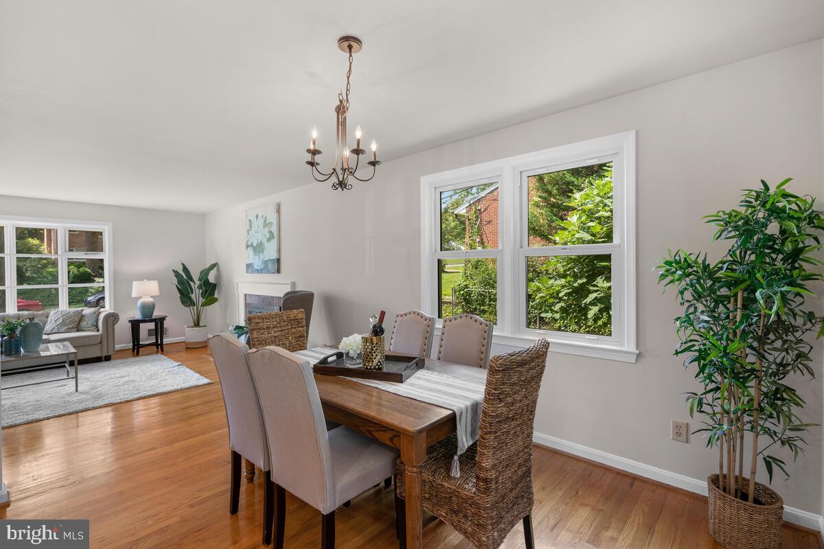7506 Hamlet Street Springfield, VA 22151 - Photo 7 of 40 Dining Room