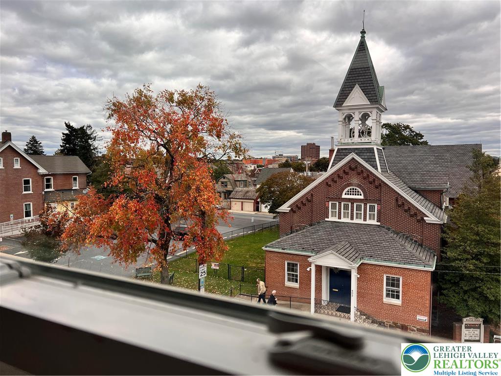 402 Prospect Avenue, Unit E3 Bethlehem, PA 18018 - Photo 7 of 19 an aerial view of a house