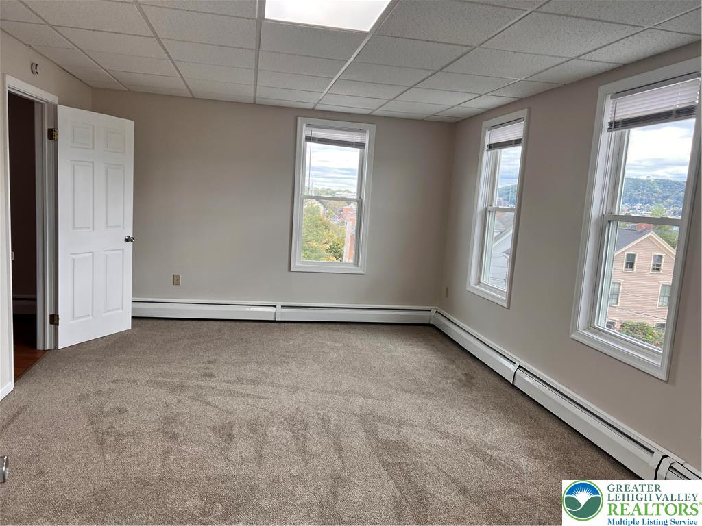 402 Prospect Avenue, Unit E3 Bethlehem, PA 18018 - Photo 10 of 19 a view of an empty room with a window