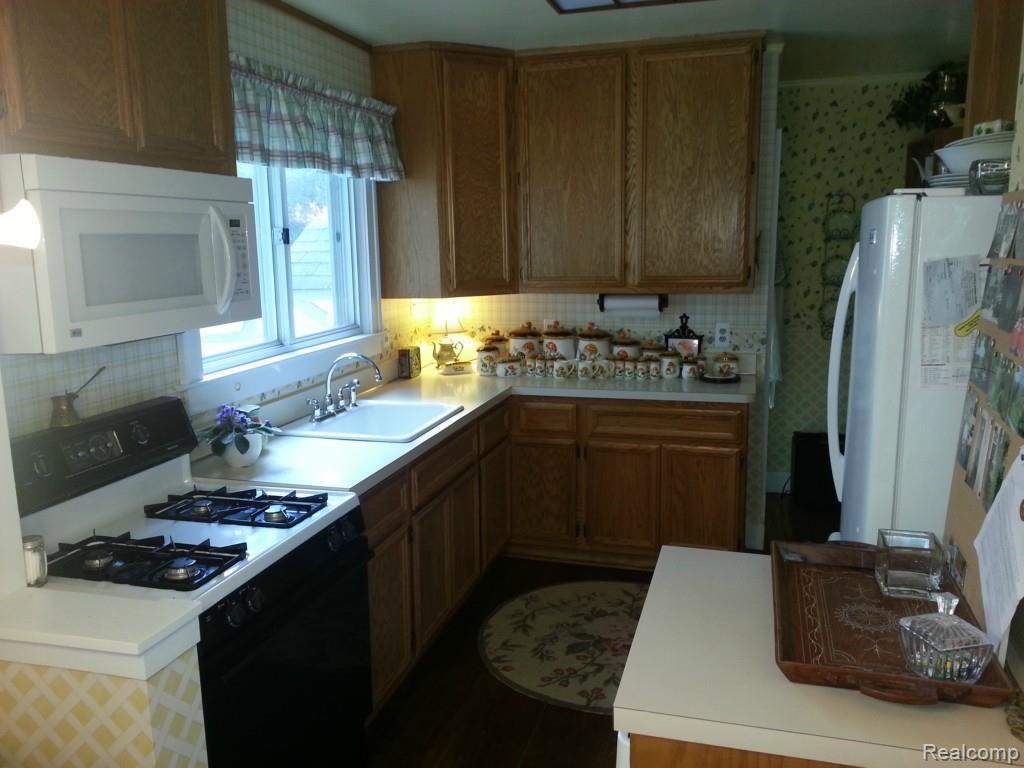 407 Wilcox Street Rochester, MI 48307 - Photo 15 of 23