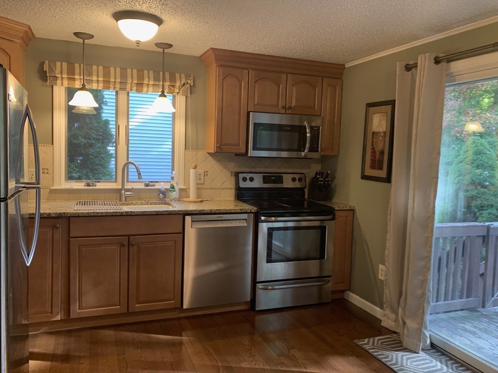 270 Sunderland Road, Unit 54 Worcester, MA 01604 - Photo 7 of 25 Gallery Image 7