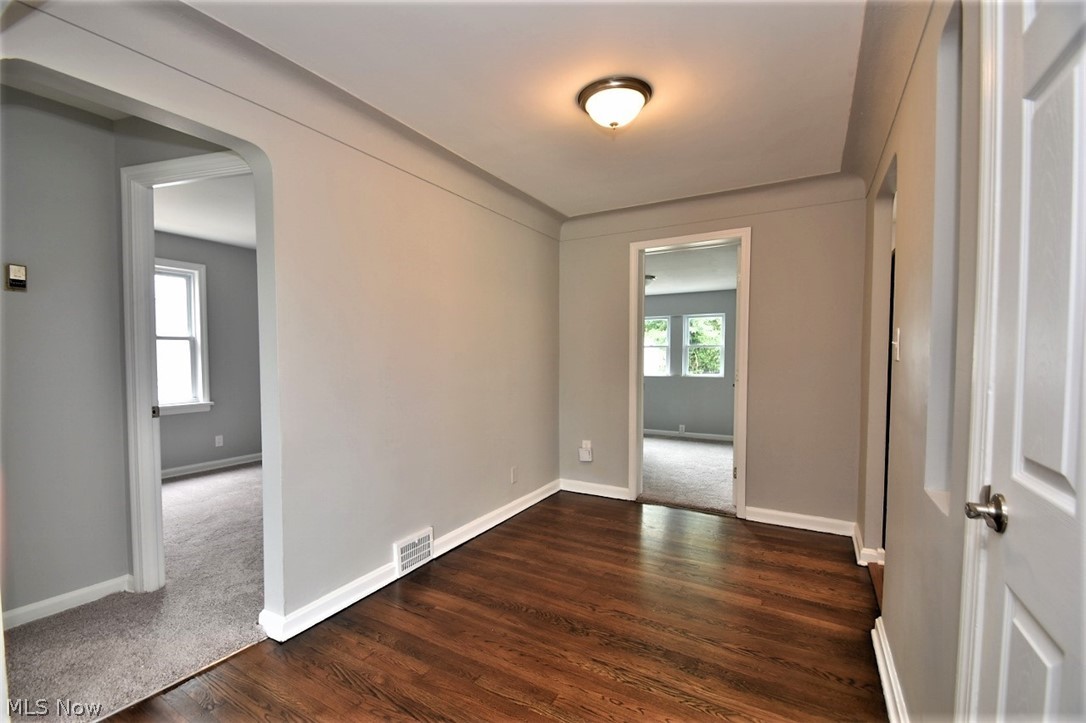 4186 Verona Road Cleveland, OH 44121 - Photo 6 of 35 Gallery Image 6