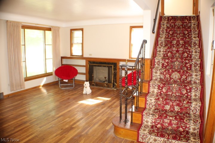 24593 Chardon Road Cleveland, OH 44143 - Photo 10 of 18 Livingroom