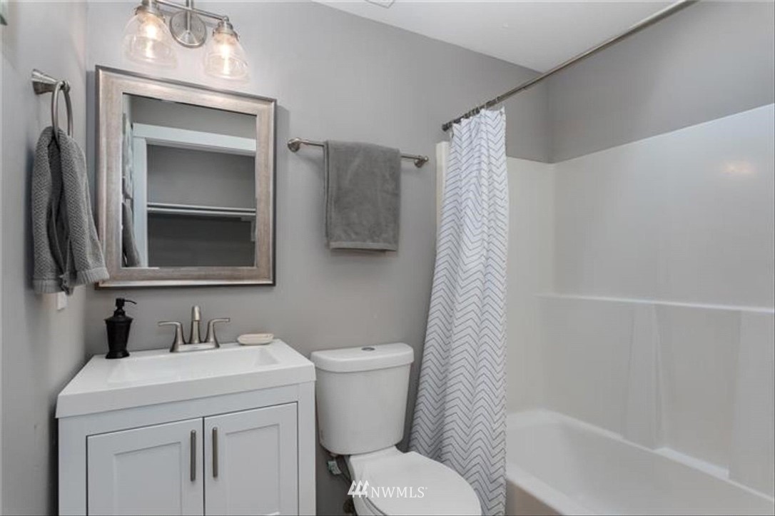 26406 Barrett Road Northeast Kingston, WA 98346 - Photo 14 of 25 Gallery Image 14