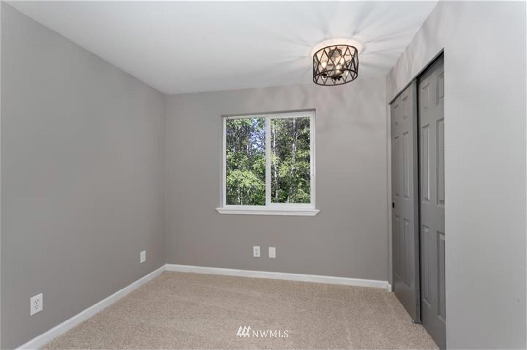 26406 Barrett Road Northeast Kingston, WA 98346 - Photo 15 of 25 Gallery Image 15