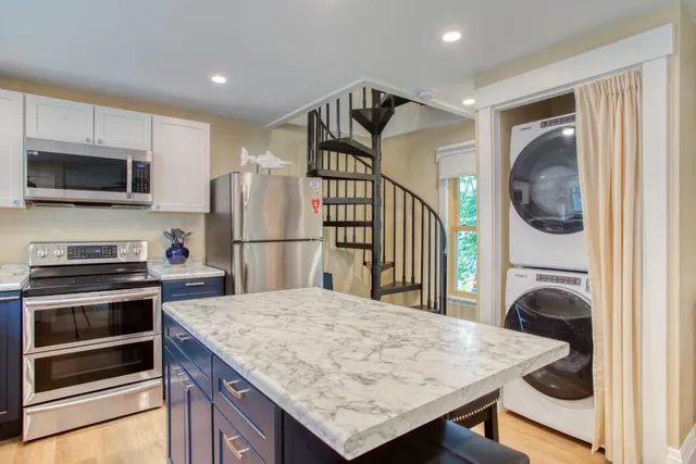 $1,395,000 | 66 Townsend Avenue, Boothbay Harbor, ME 04538