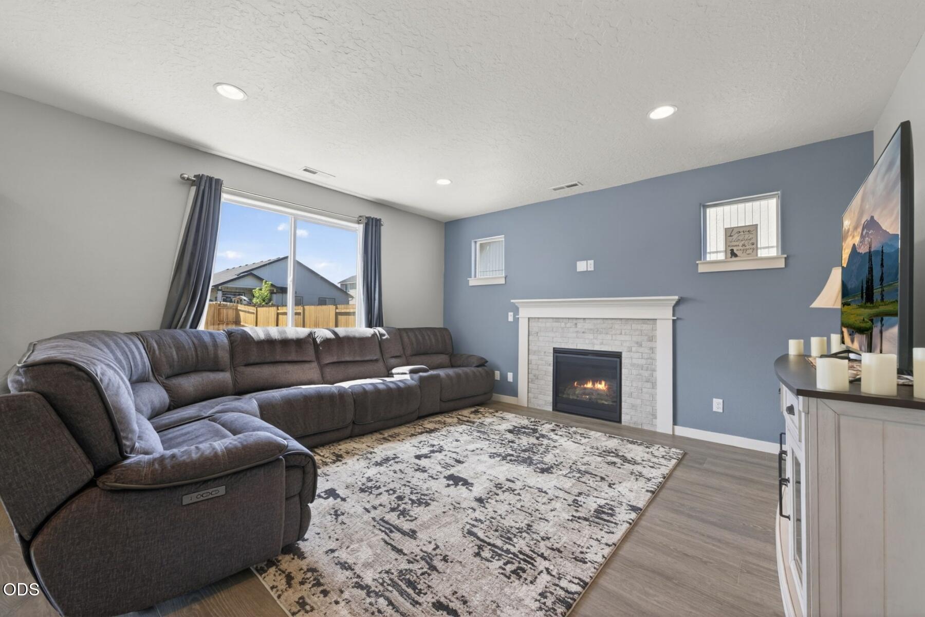 3461 Northwest 9th Street Redmond, OR 97756 - Photo 7 of 42