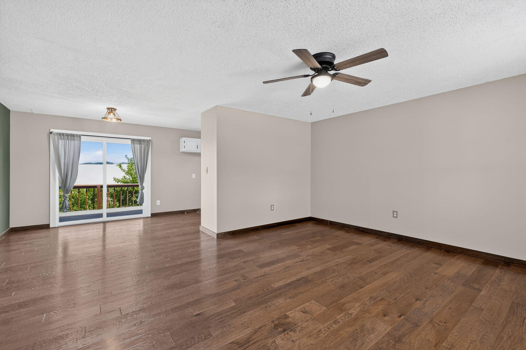 813 Kentucky Road Ozark, MO 65721 - Photo 5 of 28 5-web-or-mls-20260831-20260831-DSC04797