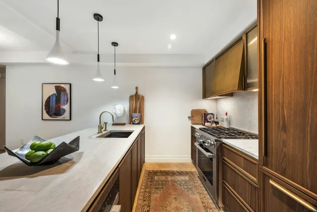 $1,250,000 | 393 West End Avenue, Unit 1D | Upper West Side