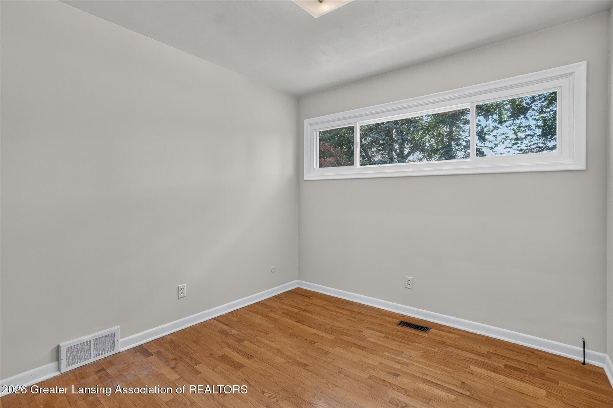 2106 Byrnes Road Lansing, MI 48906 - Photo 26 of 51 28-2106-Byrnes-Rd-WindowStill-Photograph