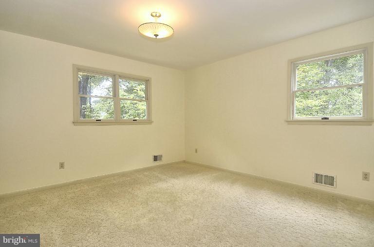 7483 Pindell School Road Fulton, MD 20759 - Photo 17 of 29 Bedroom