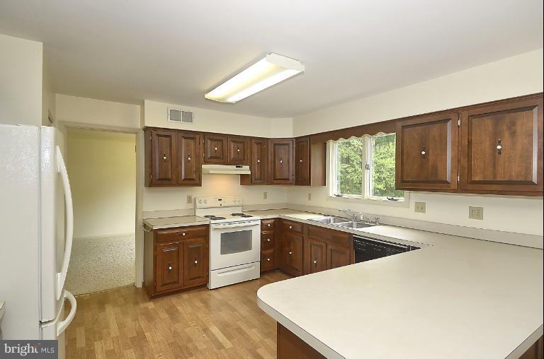 7483 Pindell School Road Fulton, MD 20759 - Photo 22 of 29 Kitchen