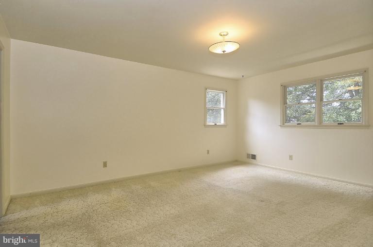 7483 Pindell School Road Fulton, MD 20759 - Photo 9 of 29 Bedroom (Master)