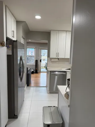 $2,200 | 1 South Stonington Drive, Unit 141, Palatine, IL 60074