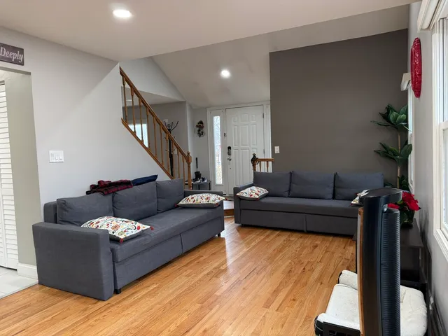 $2,200 | 1 South Stonington Drive, Unit 141, Palatine, IL 60074