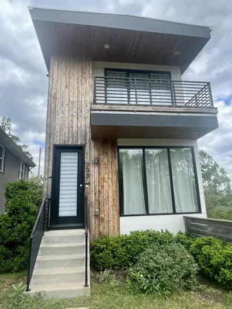 $2,800 | 233 Riverside Drive, Nashville, TN 37206