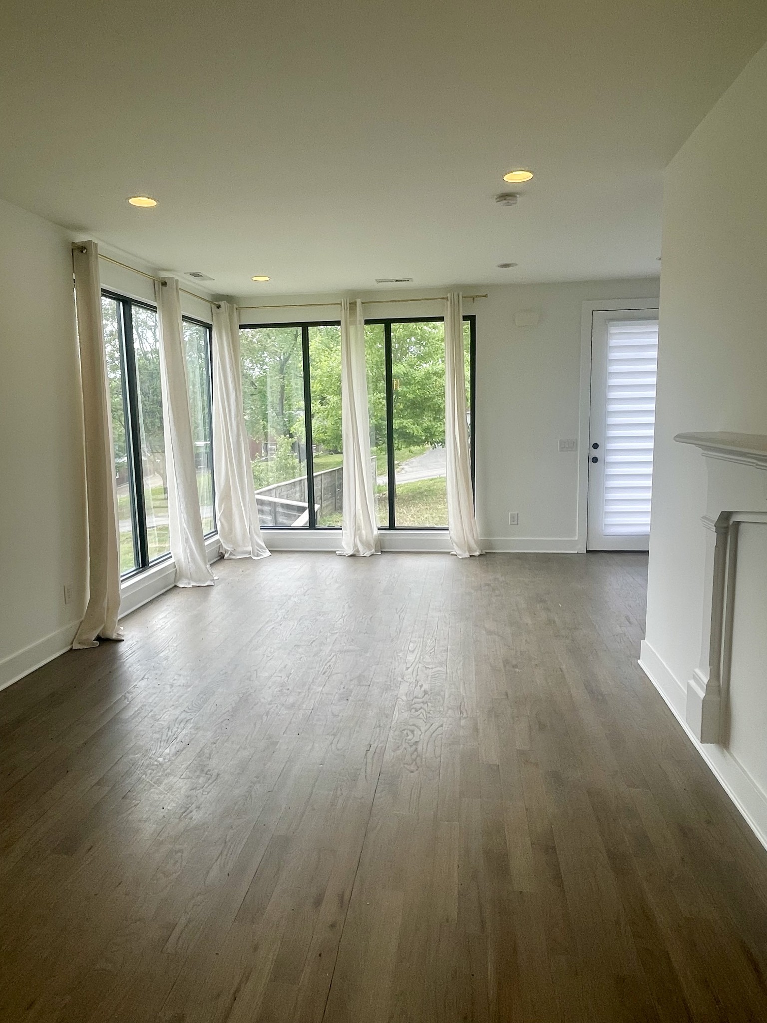 233 Riverside Drive Nashville, TN 37206 - Photo 2 of 23