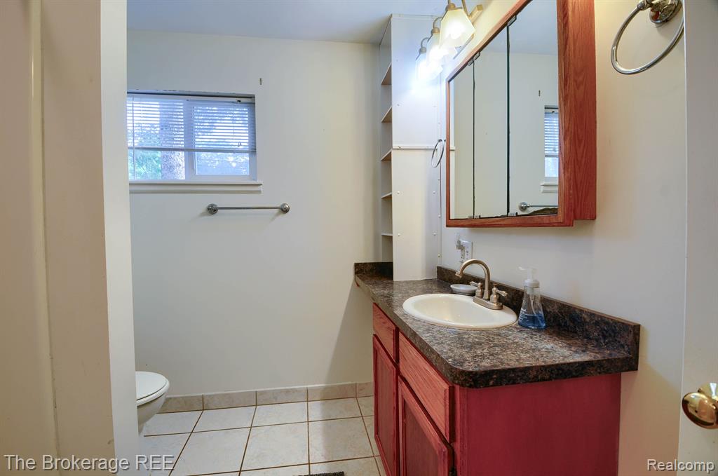 6101 East Pierson Road Flint, MI 48506 - Photo 19 of 27
