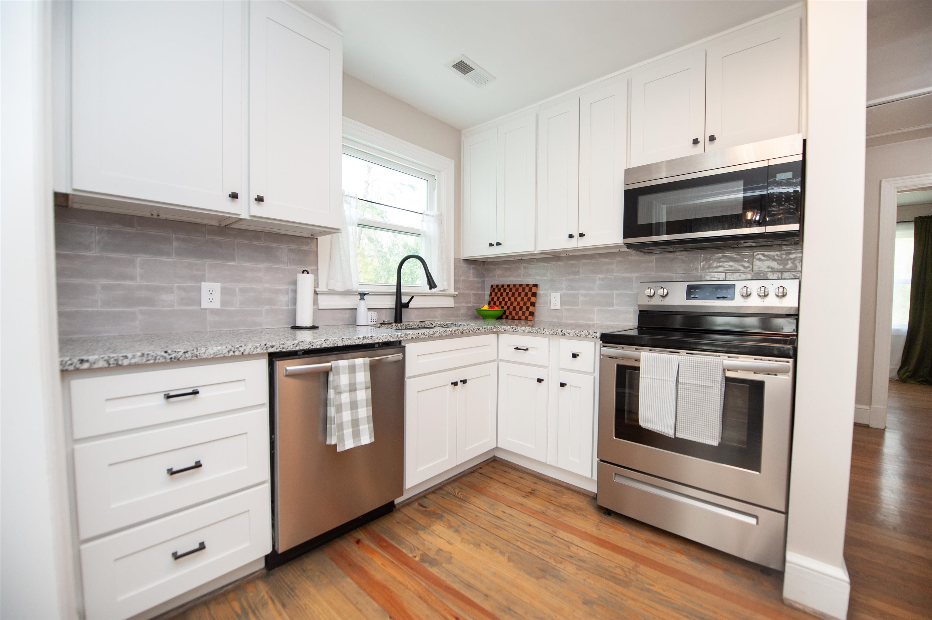 114 White Oak Road Spartanburg, SC 29301 - Photo 10 of 46