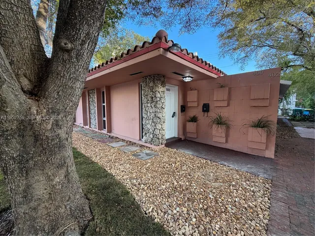 $3,200 | 400 Minorca Avenue, Unit 1, Coral Gables, FL 33134