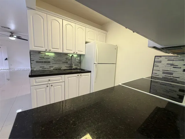 $3,200 | 400 Minorca Avenue, Unit 1, Coral Gables, FL 33134