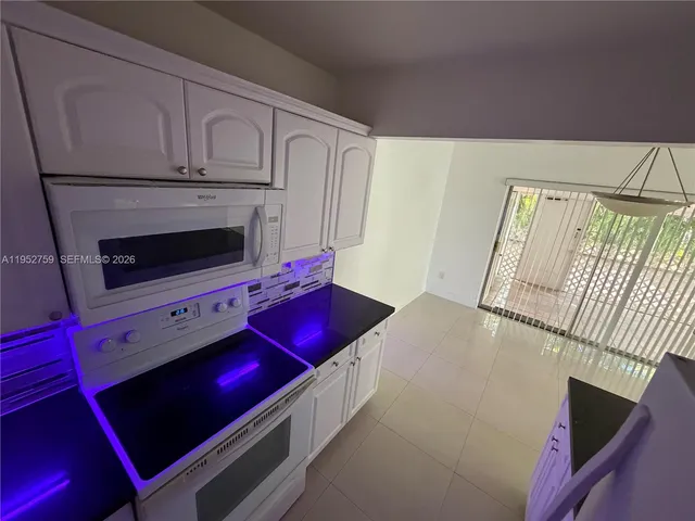 $3,200 | 400 Minorca Avenue, Unit 1, Coral Gables, FL 33134