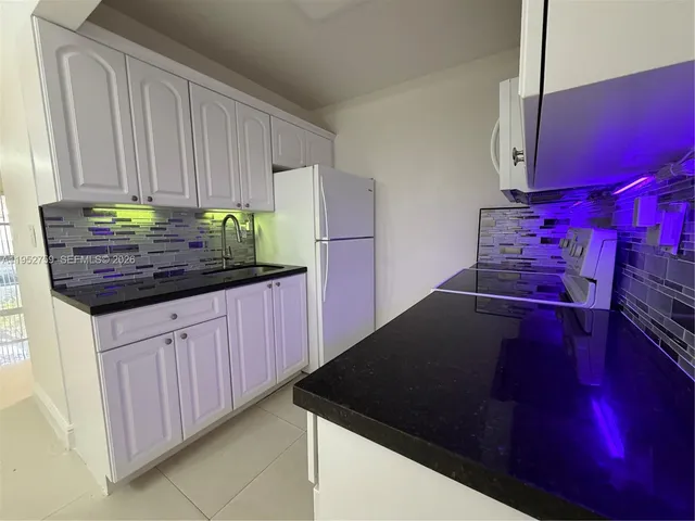 $3,200 | 400 Minorca Avenue, Unit 1, Coral Gables, FL 33134