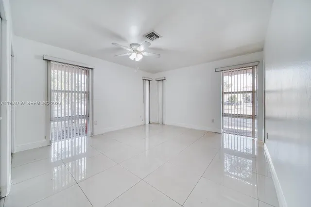$3,200 | 400 Minorca Avenue, Unit 1, Coral Gables, FL 33134